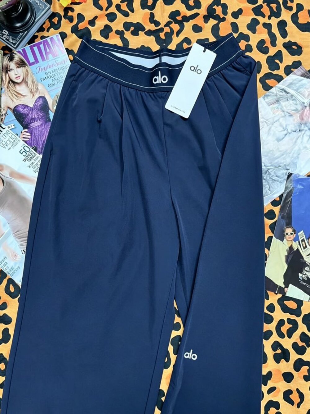 NWT ALO Yoga Navy Blue Suit Up Trouser (Regular) Relaxed ๐ - Picture 2 of 8